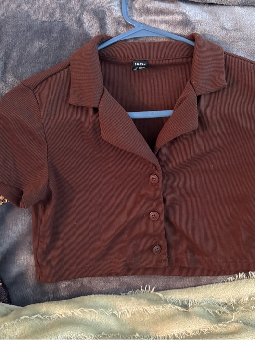 SHEIN Chestnut Ribbed Button-Front Collared Crop Top